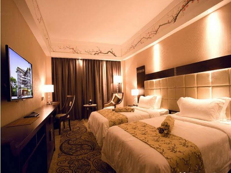 ゴールデン クラウン インターナショナル ホテル 桂林 エクステリア 写真
